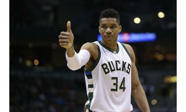 中超-奥古斯托补时破门 青岛海牛主场平山东泰山